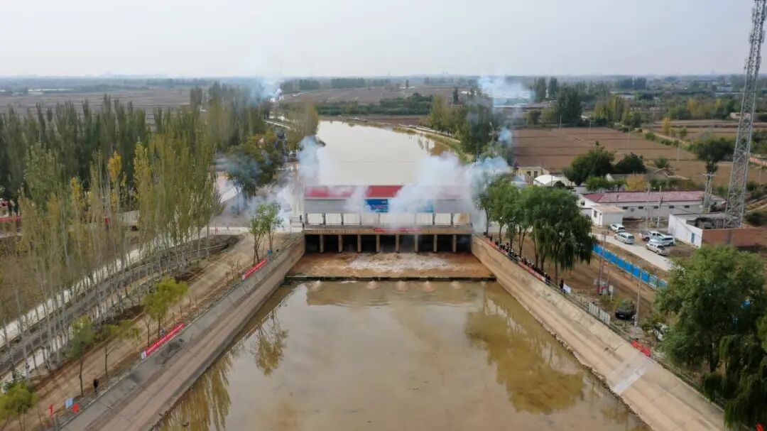 惜时如金抢工期 确保冬灌助丰收——由宁工局公司参建的宁夏青铜峡灌区现代化改造工程第二批建设项目惠农渠改造工程顺利通水